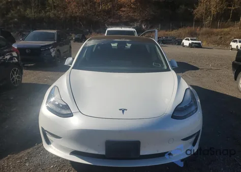 2020 Tesla Model 3 из США, поврежденный, VIN 5YJ3E1EB5LF618063